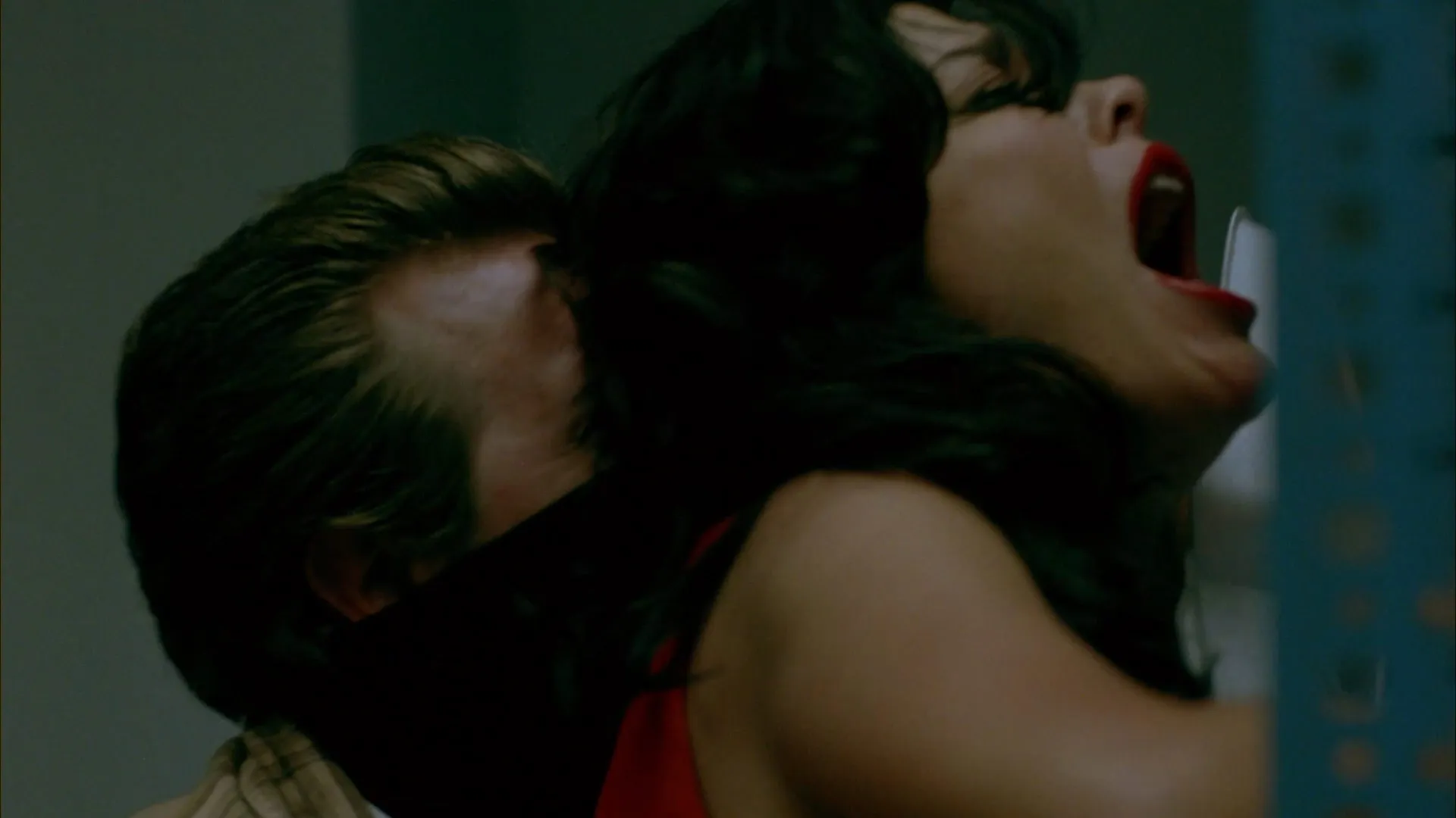 bestcelebgirls.com: deniz akkaya sex in living & dying movie