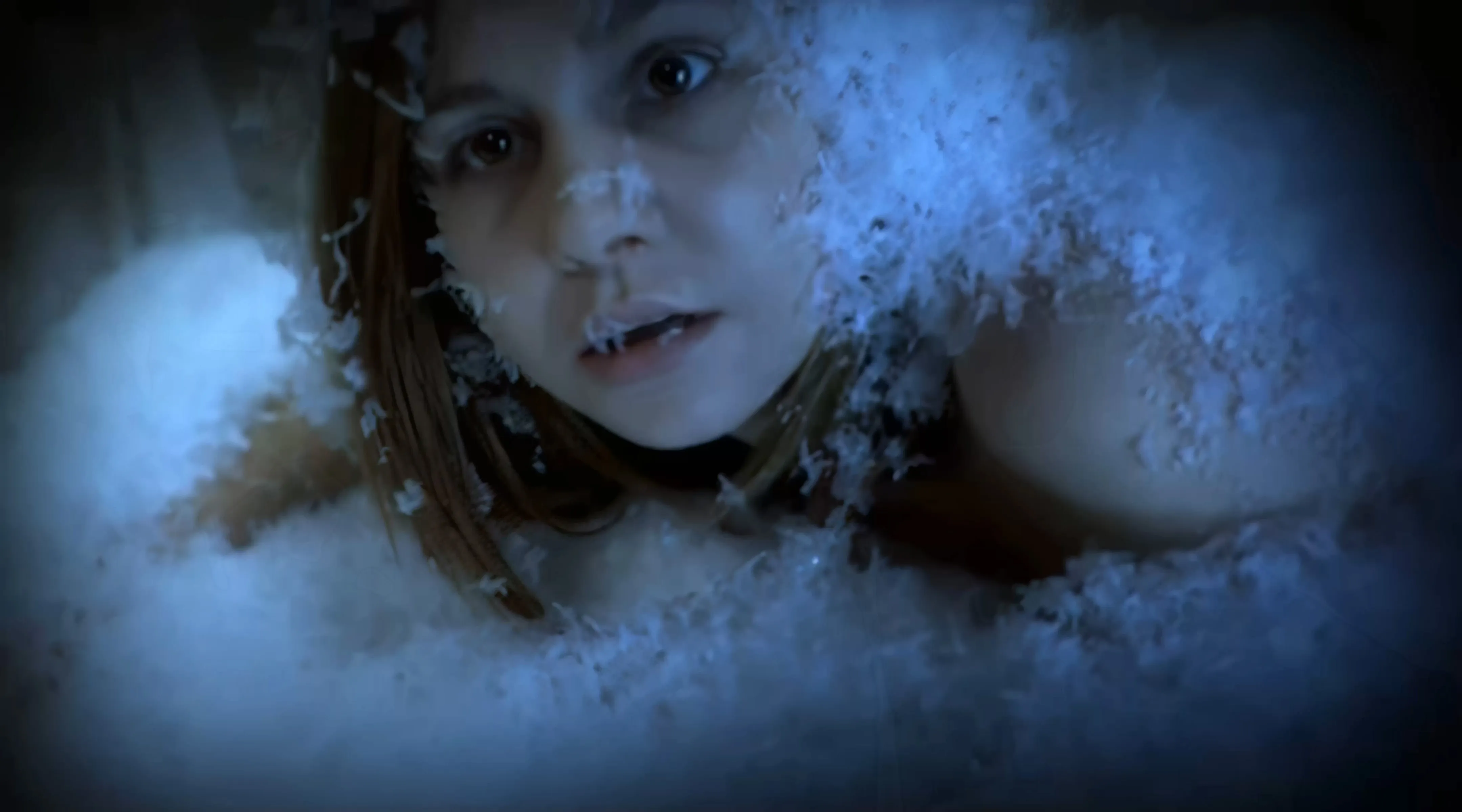 bestcelebgirls.com: josefine preuß sex in stühle im schnee movie