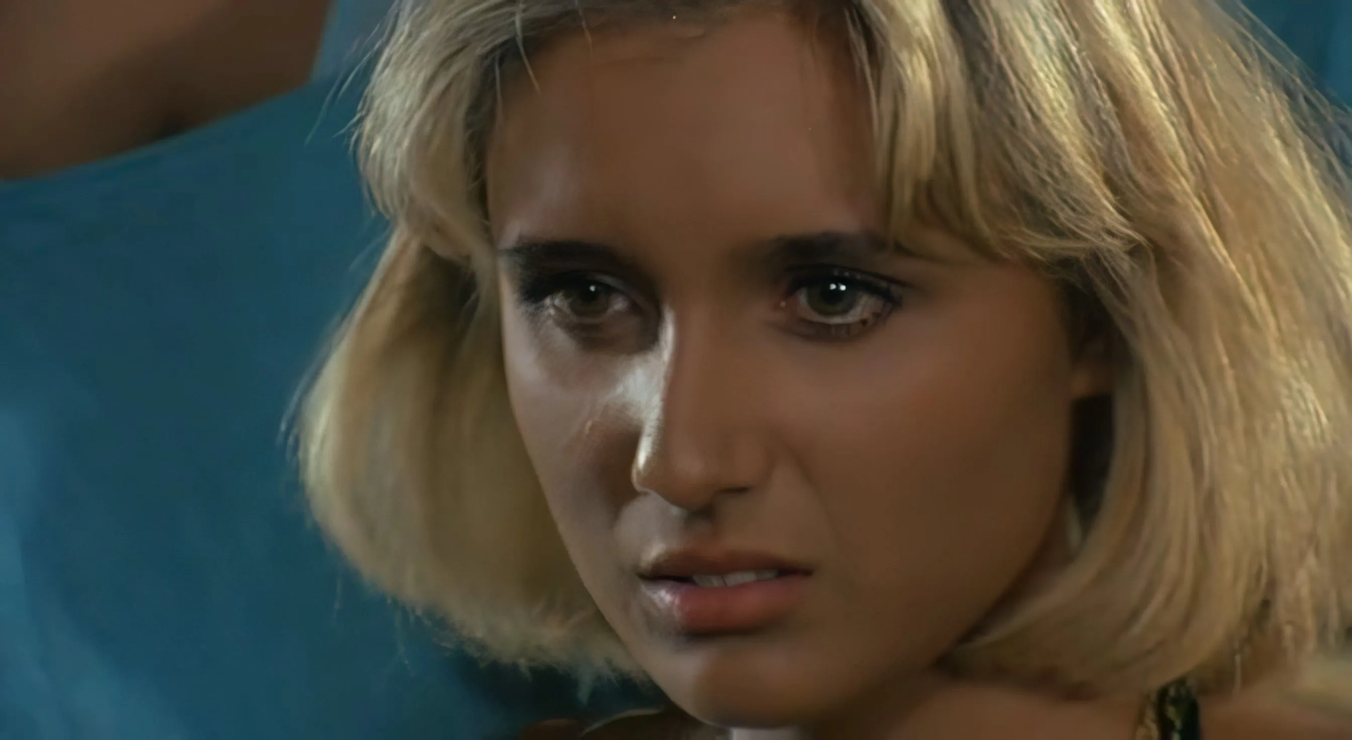 bestcelebgirls.com: monica como & elisabetta valgiusti & christiana borghi sex in midnight blue movie