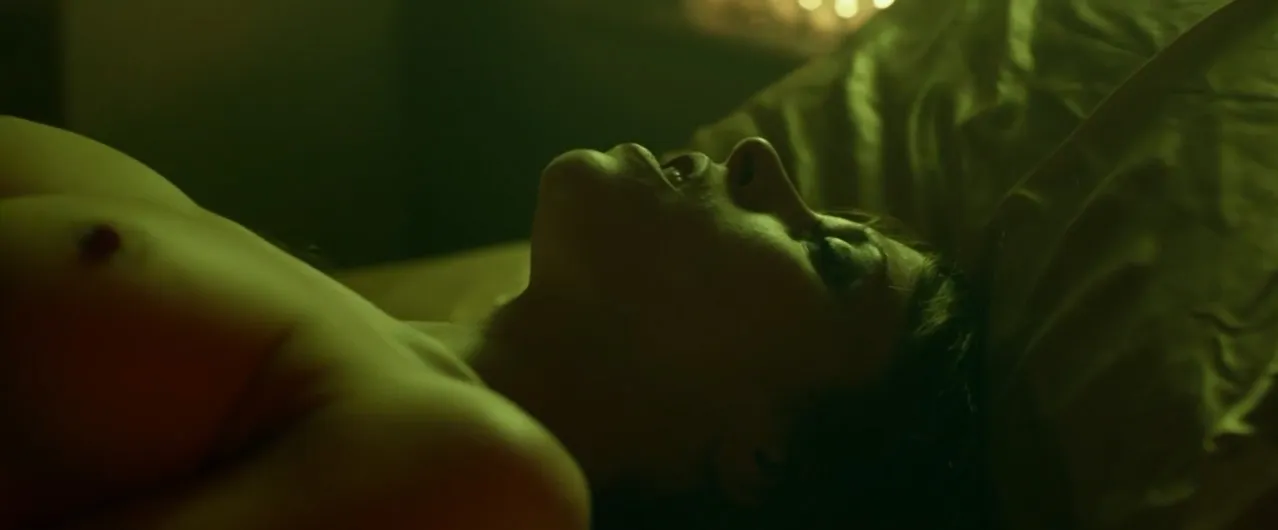 bestcelebgirls.com: ashley c. williams sex in julia movie